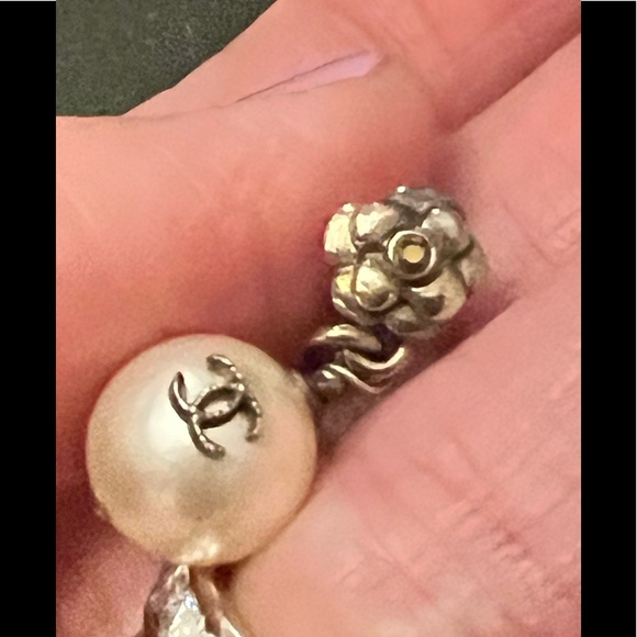 Chanel Pearl Dangle Cc Camellia Pierced Earrings - Picture 4 of 14